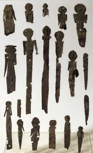Panel de figurillas, de Lamina (bronce)